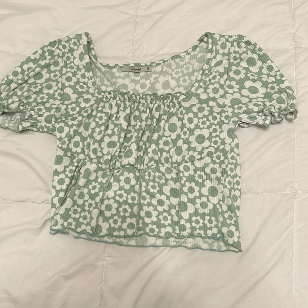 Papaya Green Flower Cropped Tee